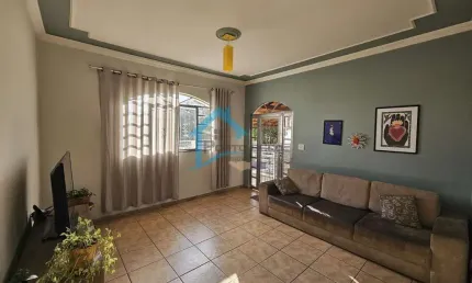 Casa para Venda em Contagem, São Gonçalo, 3 dormitórios, 1 suíte, 2 banheiros, 2 vagas