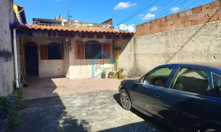 Casa para Venda em Betim, Granja Verde, 2 dormitórios, 1 banheiro, 3 vagas
