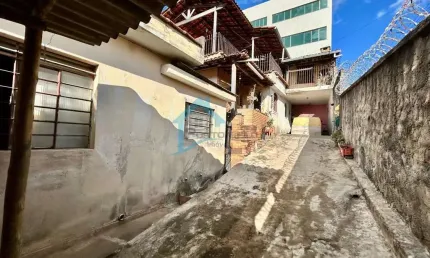 Casa para Venda em Contagem, Eldorado, 5 dormitórios, 3 banheiros, 6 vagas
