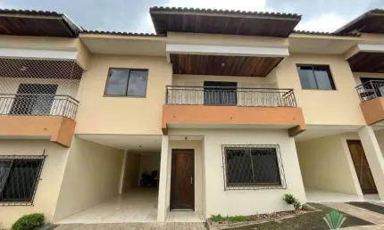 Sobrado com 3 dormitórios para alugar, 150 m² por R$ 2.852,00/mês - Country - Cascavel/PR