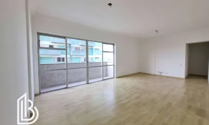 Apartamento Reformado com 123m², 3 Dorms e Sacada no Jardim do Mar