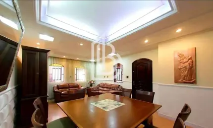 Casa Mobiliada à Venda – 3 Dorms, Suíte e Edícula – São Caetano