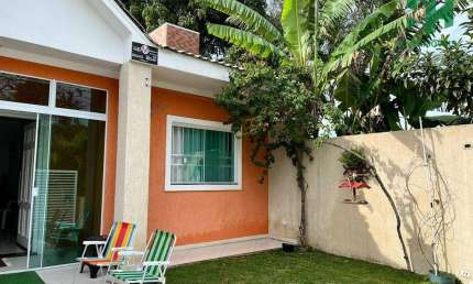 Casa com 2 quartos à venda na Avenida Paranaguá, 11644, Balneário Gaivotas, Matinhos
