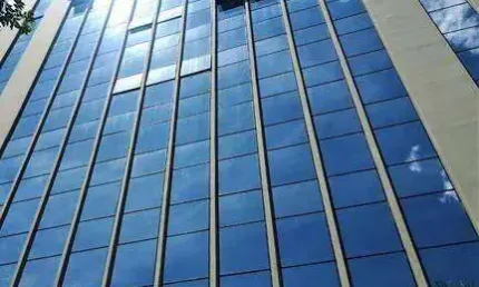 Sala Comercial na Av. Nove de Julho, 5143 - Itaim Bibi, 100m² em Vão Livre, 1 Vaga, Ed. Pedra Branca
