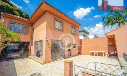 Casa a venda em R. Monte Alegre, 1736 - Perdizes, 4 quartos e 3 vagas