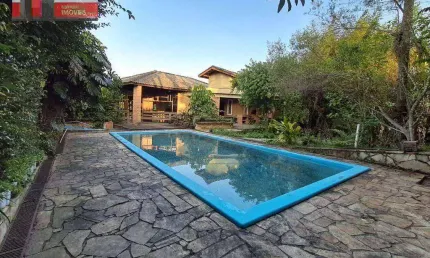 Sobrado no Condomínio Granja Viana II, 1.090m² de Terreno, 440m² de AC, 4 quartos