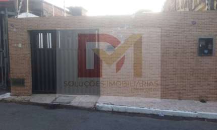 Casa Para Vender com 3 quartos no bairro Jabotiana em Aracaju