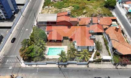 Casa Para Vender com 4 suítes no bairro Coroa do Meio em Aracaju.