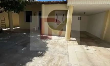 Casa Para Vender com 3 suítes no bairro Atalaia em Aracaju.