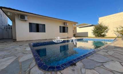 Casa com 3 quartos para alugar, 250 m² por R$ 4.850/mês - Parque Residencial Granville - Londrina/PR