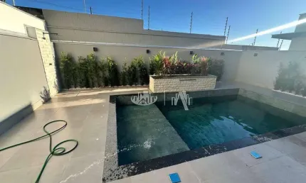 Casa com 3 quartos à venda, 180 m² por R$ 1.650.000 - Parque Taua Araçari - Londrina/PR