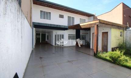 Casa com 3 dormitórios para alugar, 270 m² por R$ 2.500,00/mês - C. H. Ernani de Moura Lima 1 - Londrina/PR