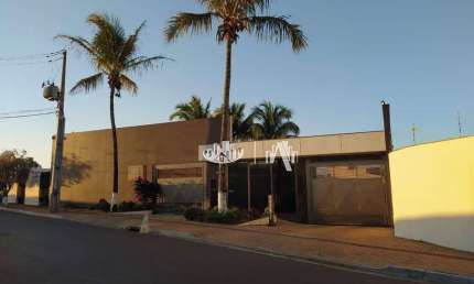 Casa com 3 dormitórios para alugar, 91 m² por R$ 2.400,00/mês - Condomínio Residencial Vale das Pedras - Londrina/PR