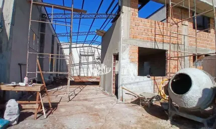 Barracão para alugar, 240 m² por R$ 5.000,00/mês - Pq Manella - Cambé/PR