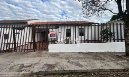 Casa com 3 quartos para alugar, 150 m² por R$ 2.600/mês - Jardim Pérola - Londrina/PR