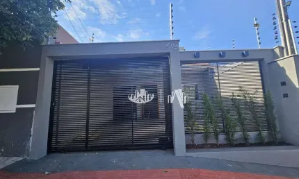 Casa com 3 quartos para alugar, 120 m² por R$ 3.500/mês - Jardim Burle Marx - Londrina/PR