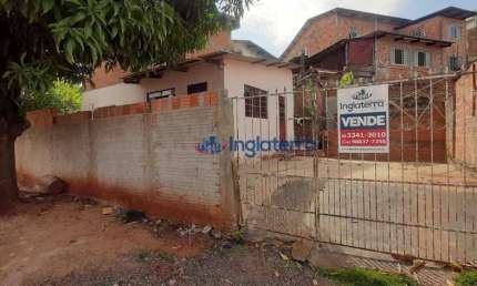 Casa inacabada em Ibiporã com 02 quartos, amplo terreno para construir !!
