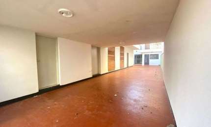 Casa com 1 quarto à venda, 280 m² por R$ 1.650.000 - Centro - Londrina/PR
