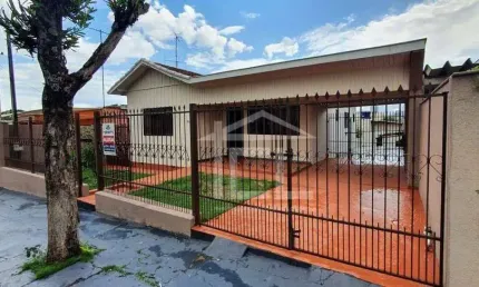 Casa com 3 quartos para alugar, 80 m² por R$ 1.850/mês - Jardim Petrópolis - Londrina/PR