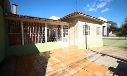 Casa com 4 quartos para alugar, 120 m² por R$ 2.300/mês - Centro - Londrina/PR