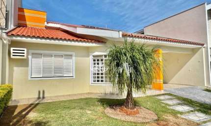 Casa com 3 quartos para alugar, 180 m² por R$ 5.900 - Condomínio Vale do Arvoredo - Zona Sul de Londrina/PR
