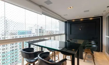 Apartamento à venda, 130m² úteis, Ed Champs Elyses, 3 Suites, 2 Vagas, sol da manhã,  em frente a p