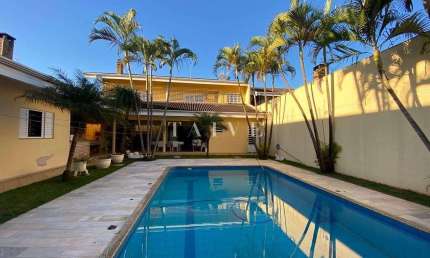 Sobrado à venda, 574m² úteis, 4 suítes com banheira e sacada, piscina, sauna,  estuda permuta- Jard