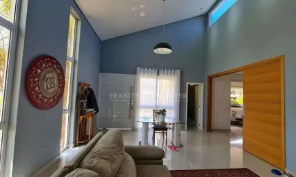 Casa térrea 295m²úteis/4 quartos (sendo 3 suítes) com piscina -Condomínio Acácia Imperial - Londrin