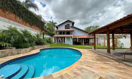 Sobrado à venda, 4 quartos, Bela Suiça, Londrina, PR