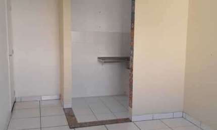 Apartamento com 3 quartos à venda na Estrada dos Bandeirantes, Vargem Pequena, Rio de Janeiro, 60 m2 por R$ 235.000