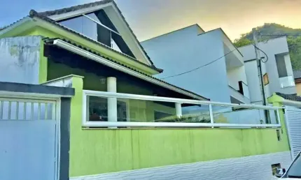 Casa em condomínio fechado com 4 quartos à venda na rua doutor odim góis, jacarepaguá, rio de janeiro, 220 m2 por r$ 890.000