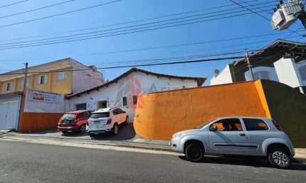 Casa Comercial com 6 salas para locação em Mogi das Cruzes