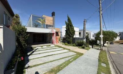 Casa com 4 suítes para venda em Mogi das Cruzes - SP