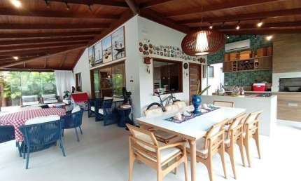 Casa para Venda em Mata de São João, Praia do Forte, 4 dormitórios, 4 suítes, 5 banheiros, 3 vagas