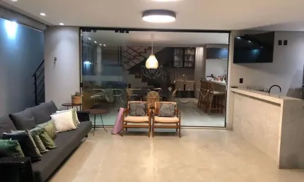 Casa em condomínio fechado com 3 quartos à venda no Morada da Colina, Uberlândia  por R$ 2.600.000
