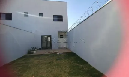 Casa com 3 quartos à venda no Novo Mundo, Uberlândia  por R$ 495.000