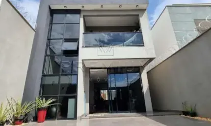 Casa com 3 quartos à venda no Novo Mundo, Uberlândia  por R$ 850.000