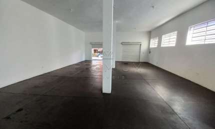 Barracão / Galpão / Depósito à venda no Santa Mônica, Uberlândia  por R$ 800.000