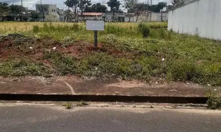 Terreno à venda no Santa Rosa, Uberlândia  por R$ 285.000