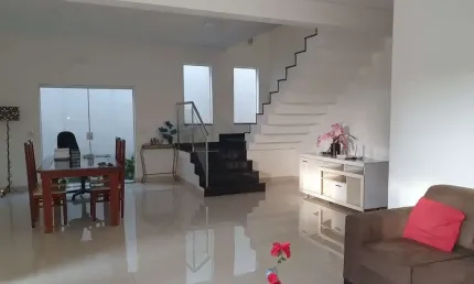 Casa com 5 quartos à venda no Vigilato Pereira, Uberlândia  por R$ 1.700.000
