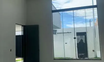Casa com 3 quartos à venda no Maravilha, Uberlândia  por R$ 690.000