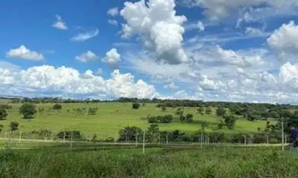 Terreno à venda no Granja Marileusa, Uberlândia  por R$ 280.000