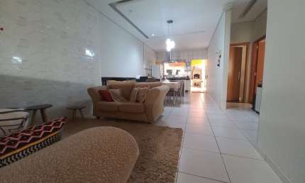 Casa com 3 quartos à venda no Luizote de Freitas, Uberlândia  por R$ 520.000