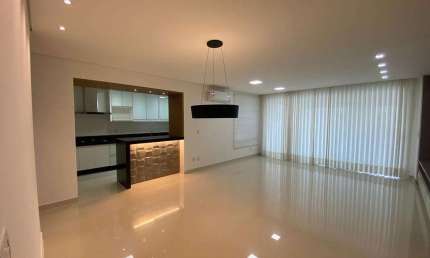 Apartamento com 3 quartos à venda em Saraiva, Uberlândia  por R$ 1.200.000