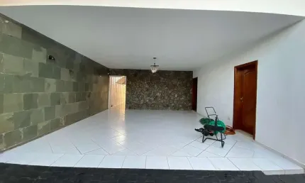 Casa com 3 quartos à venda no Fundinho, Uberlândia  por R$ 980.000