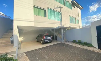 Casa com 5 quartos à venda no Jardim Karaíba, Uberlândia  por R$ 2.500.000