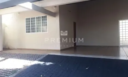 Casa com 3 quartos à venda no Vigilato Pereira, Uberlândia  por R$ 675.000