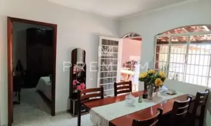Casa com 3 quartos à venda no Santa Rosa, Uberlândia  por R$ 450.000