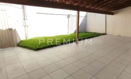Casa com 3 quartos à venda no Santa Rosa, Uberlândia  por R$ 550.000