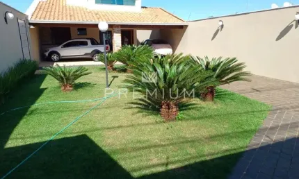 Casa com 3 quartos à venda no Custódio Pereira, Uberlândia  por R$ 899.000